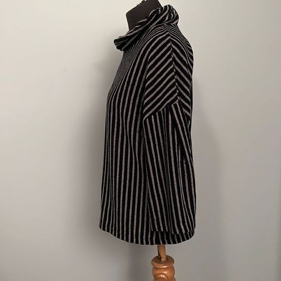 W5 Lightweight Striped Cowl Sweater - Picture 4 of 6